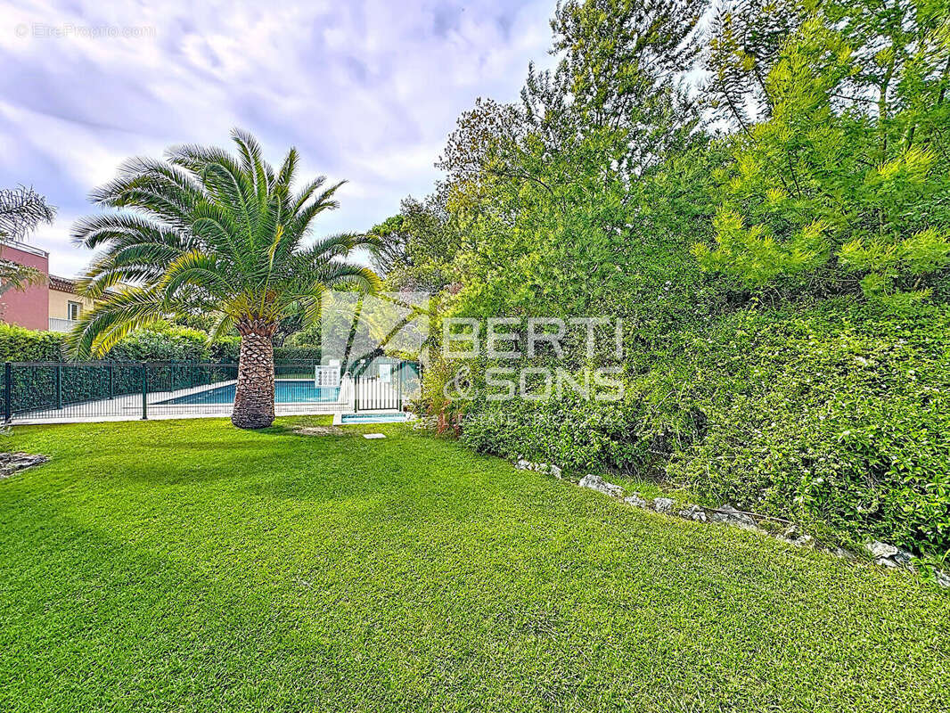 Appartement à MANDELIEU-LA-NAPOULE