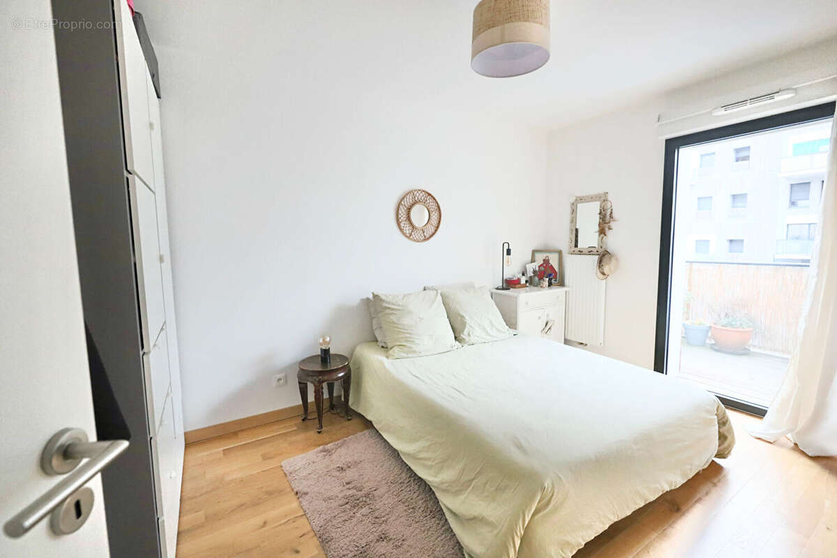 Appartement à PARIS-14E