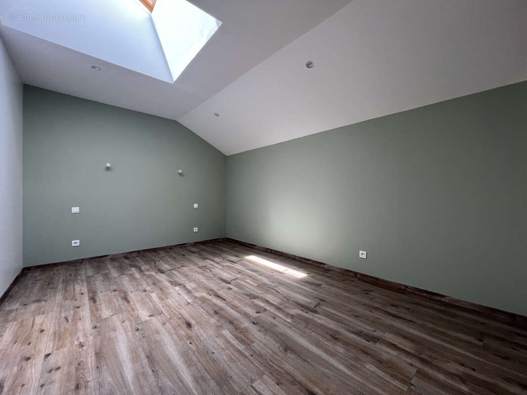 Maison Loft à vendre à Reims, bien atypique avec volumes et cachet - photo 8
