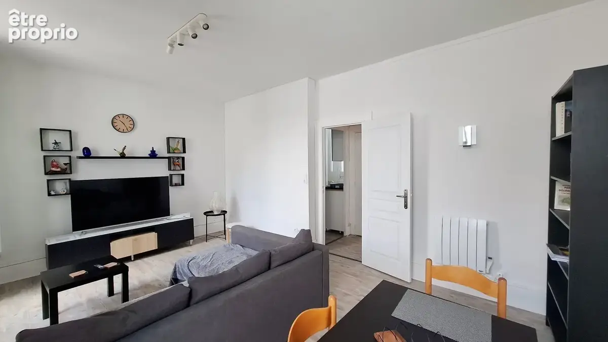 A vendre à Vichy Appartement 2 pièces avec 2 caves et 2 mansardes - photo 4