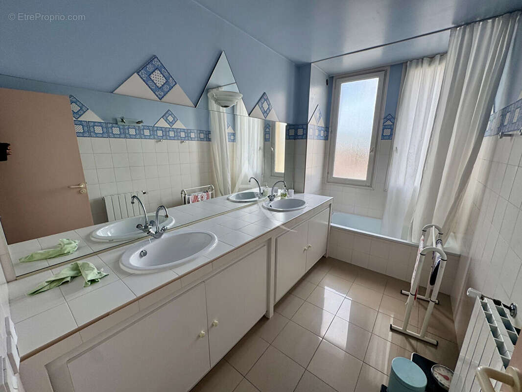 Maison Nimes 10 pièce(s) 322.96 m2 - photo 16