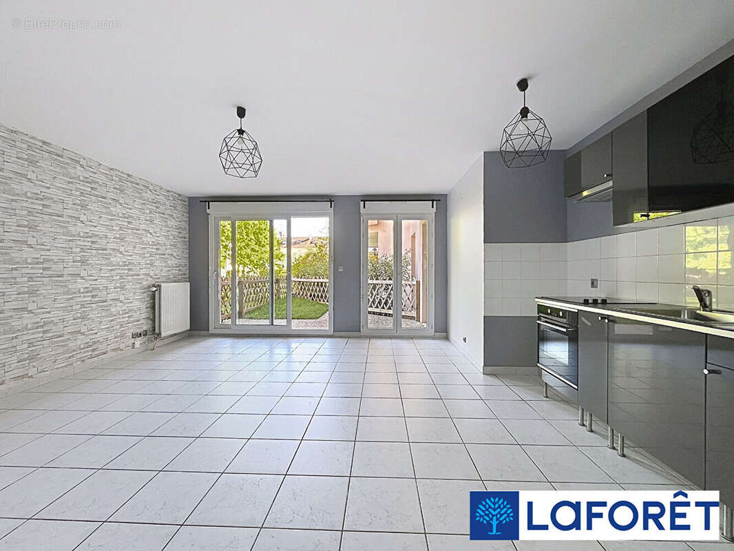 Appartement à AHUY