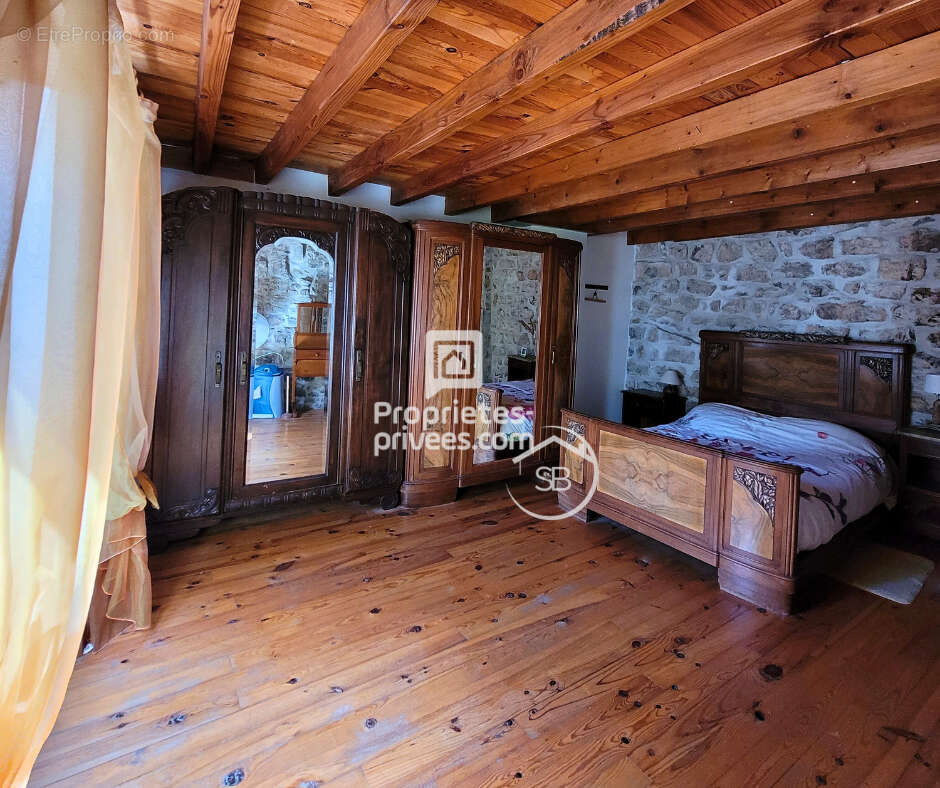 Maison à BERRIAS-ET-CASTELJAU