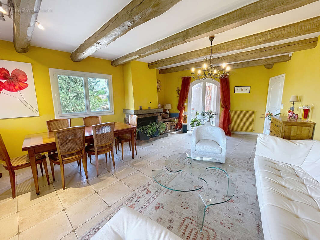 À VENDRE   Villa de charme avec vue mer, piscine chauffée et 6 chambres - photo 9