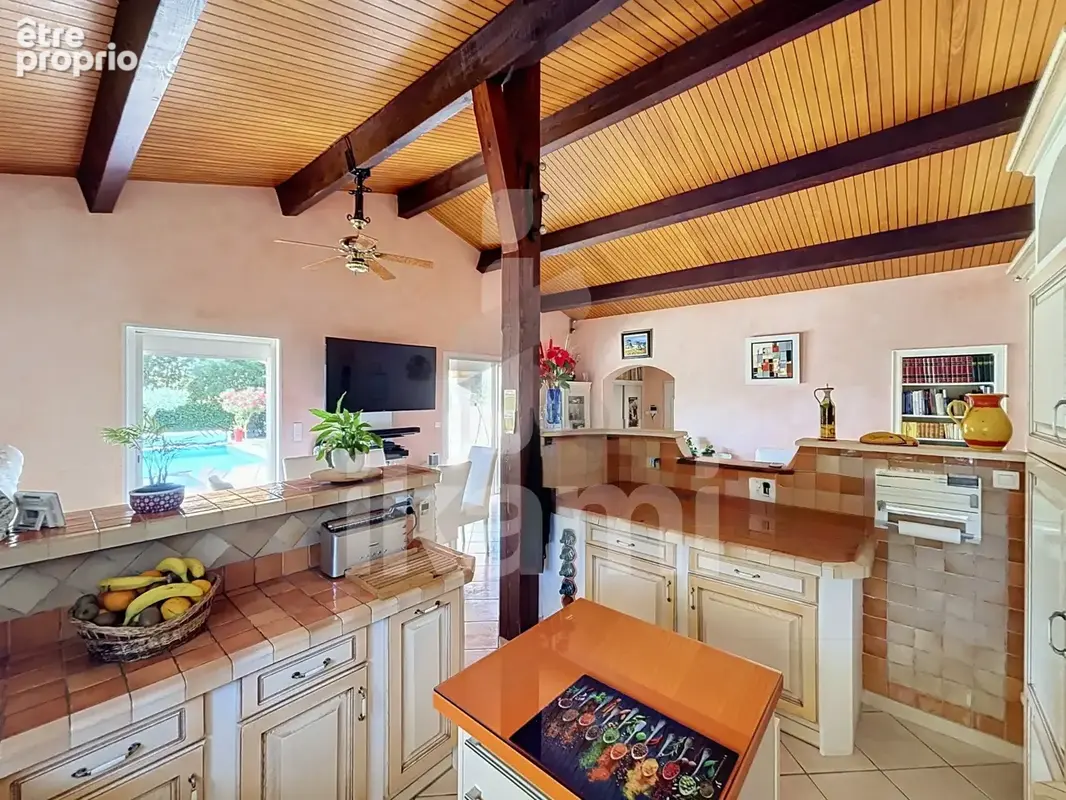 Villa plain pied 146 m2 - t7 - piscine - double garage- atelier - photo 8