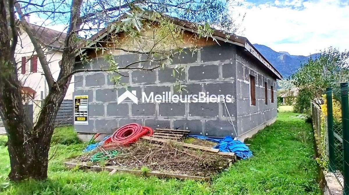 Maison à SAINT-LAURENT-DU-PONT