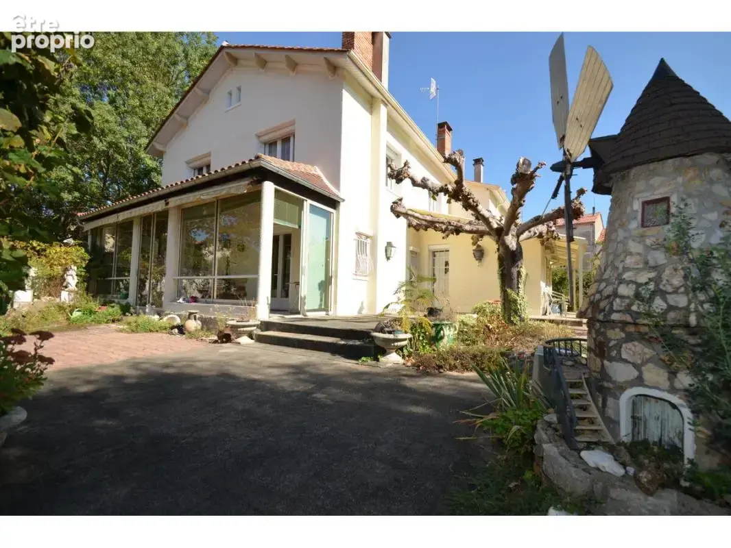 Maison 8 pièces 174 m² à vendre à Riberac (24600) - photo 1