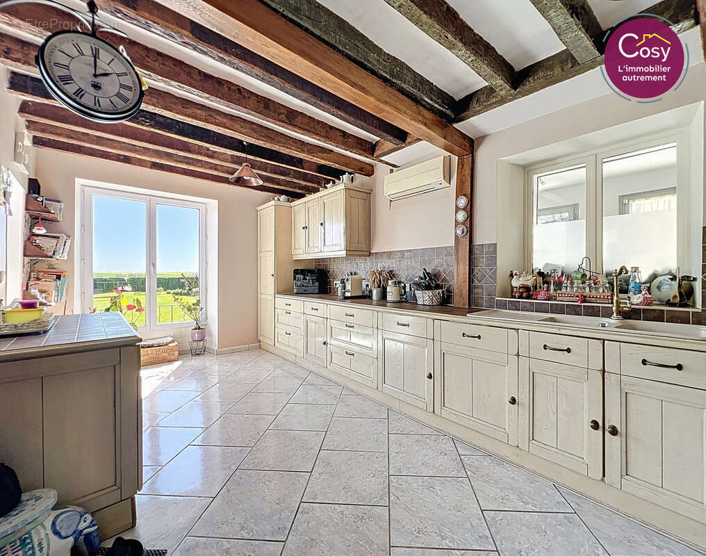 Maison à SAINT-REMY-BLANZY