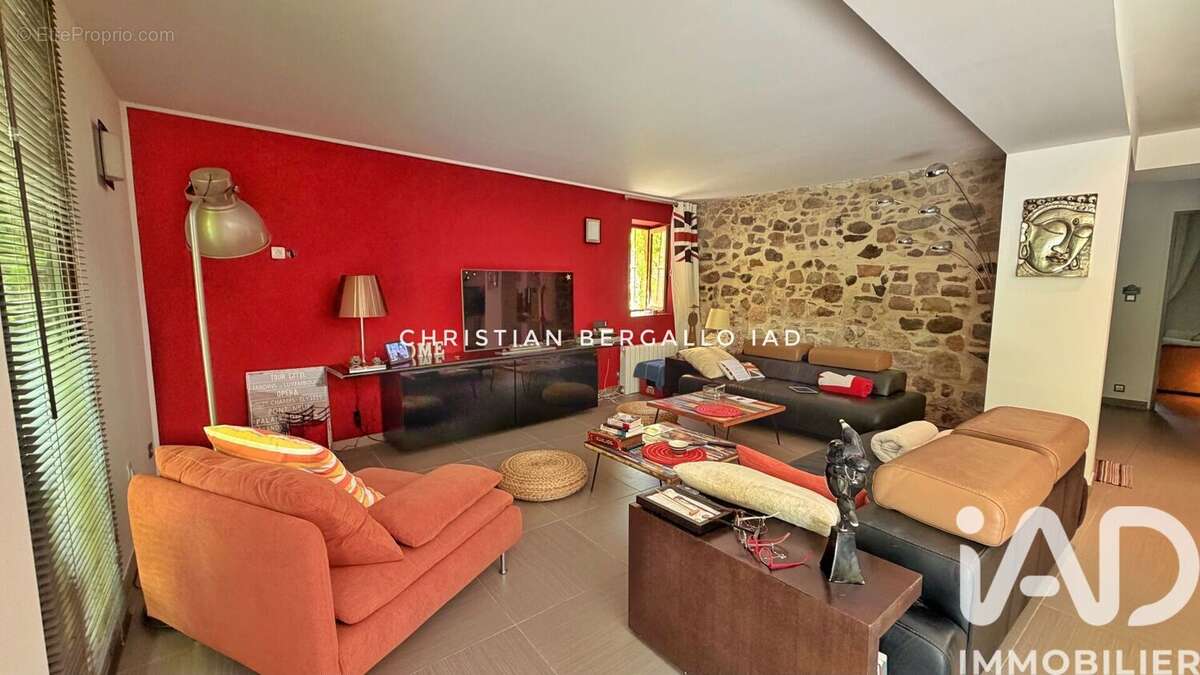 Maison 216 m² à La Garde  - photo 5