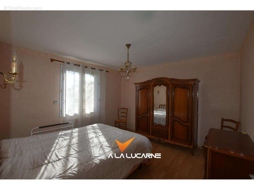 Maison à COURLAY