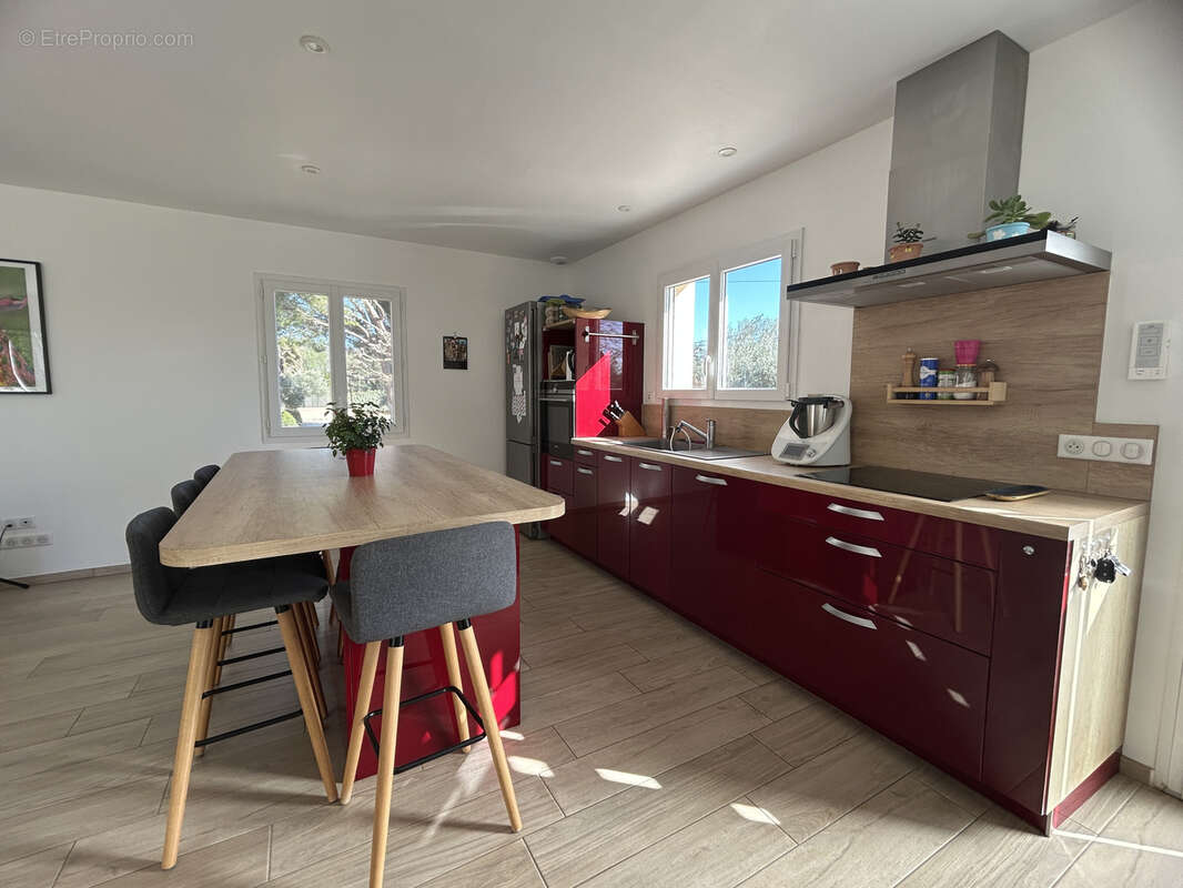 Maison à SAINT-QUENTIN-LA-POTERIE