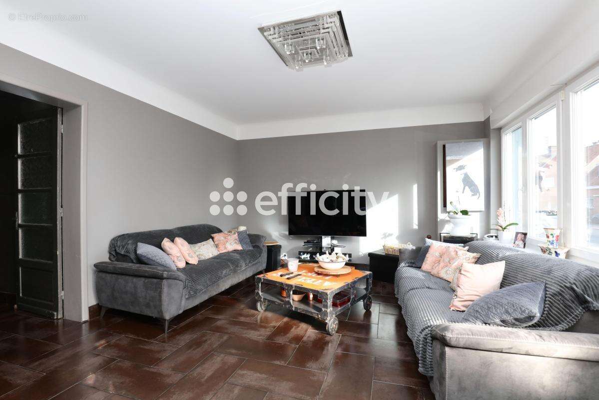 Maison à PECQUENCOURT