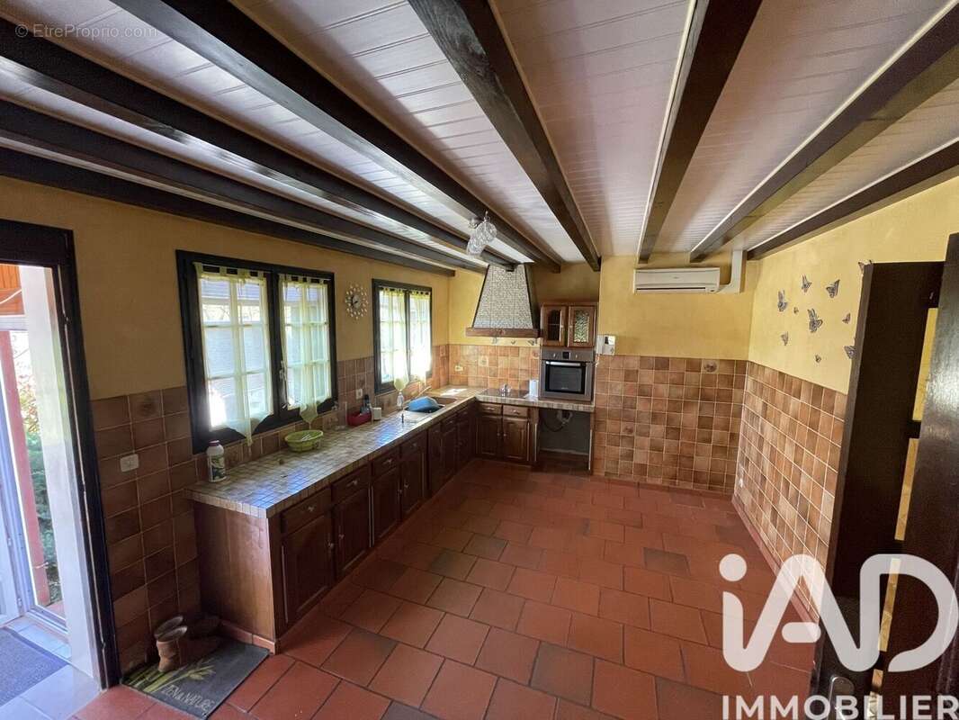 Maison 175 m² à Lagor  - photo 4