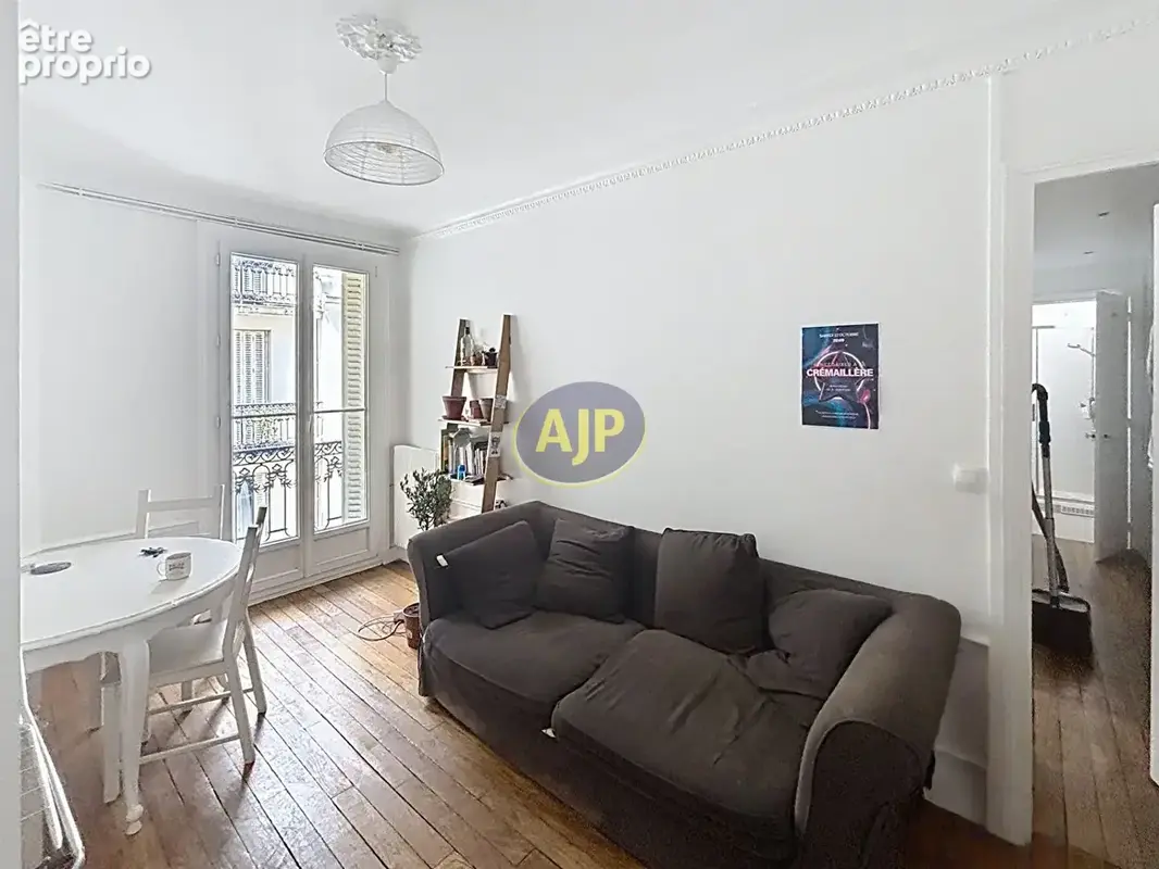 PARIS 75015 : Appartement trois pièces - photo 2