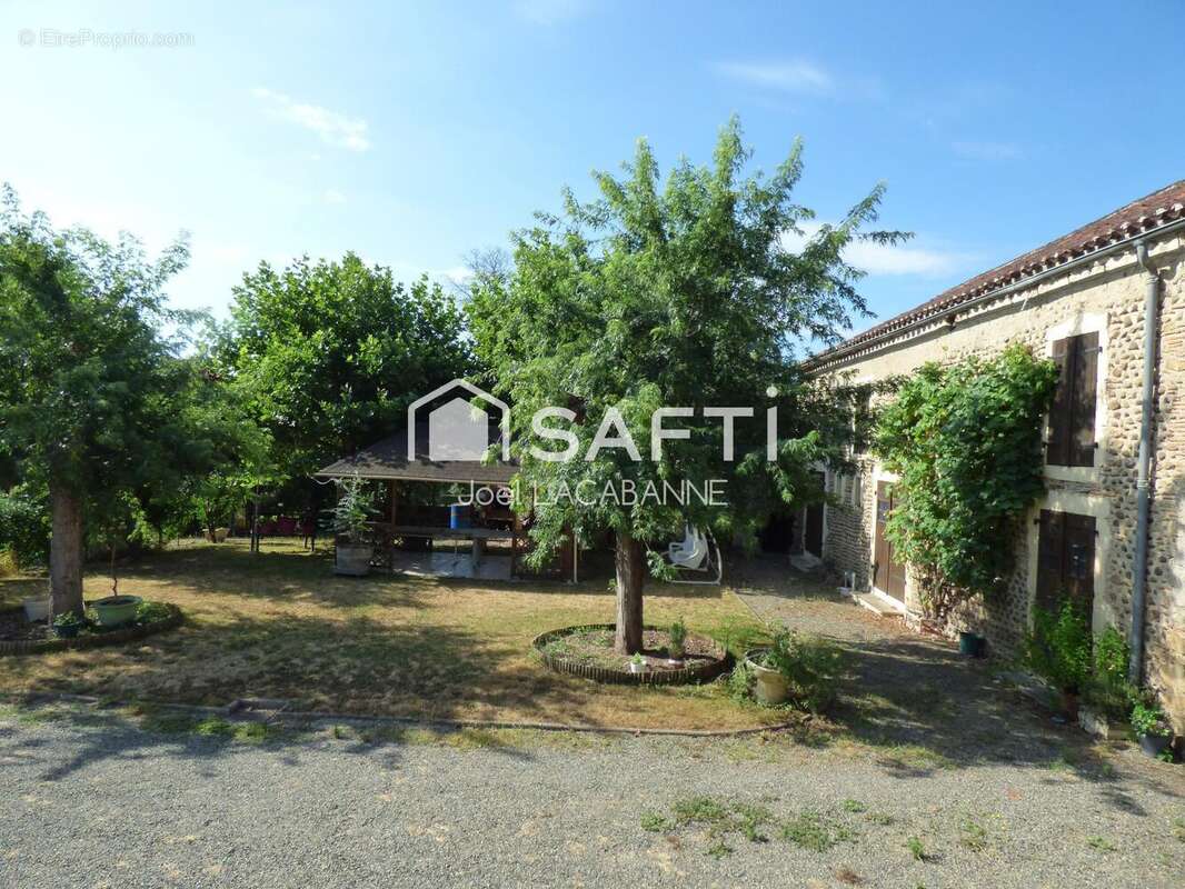Maison 250 m² à Castelnau-Riviere-Basse  - photo 3