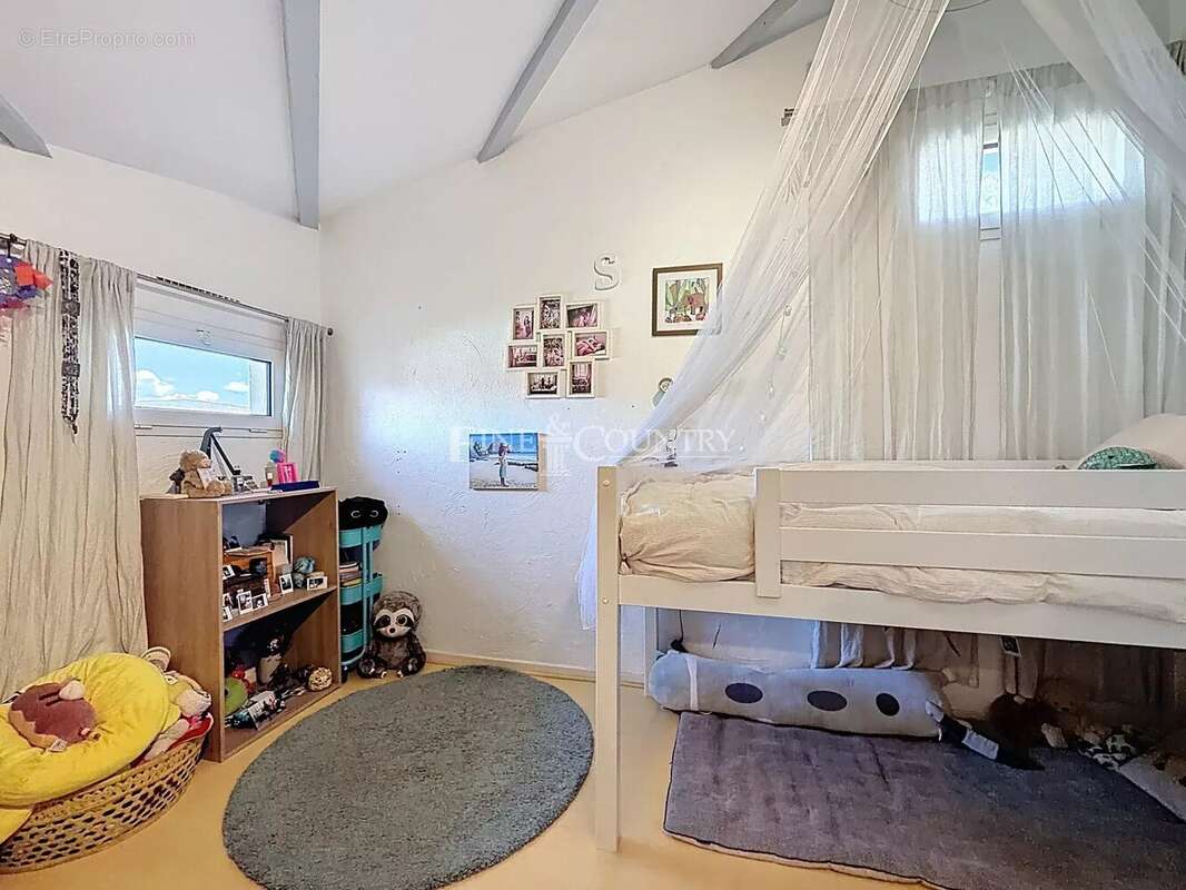 Maison à VALBONNE
