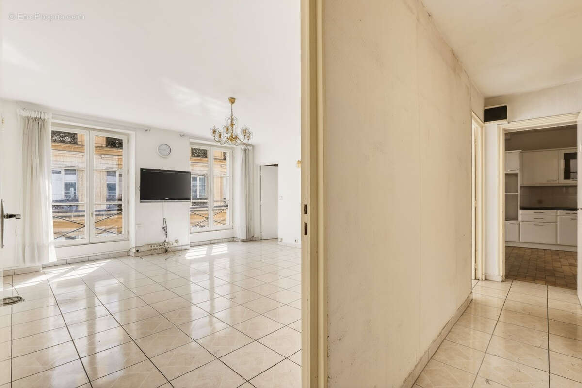 Appartement à PARIS-10E