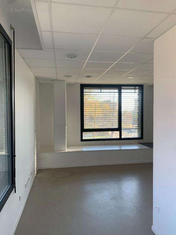 Commerce à LYON-9E