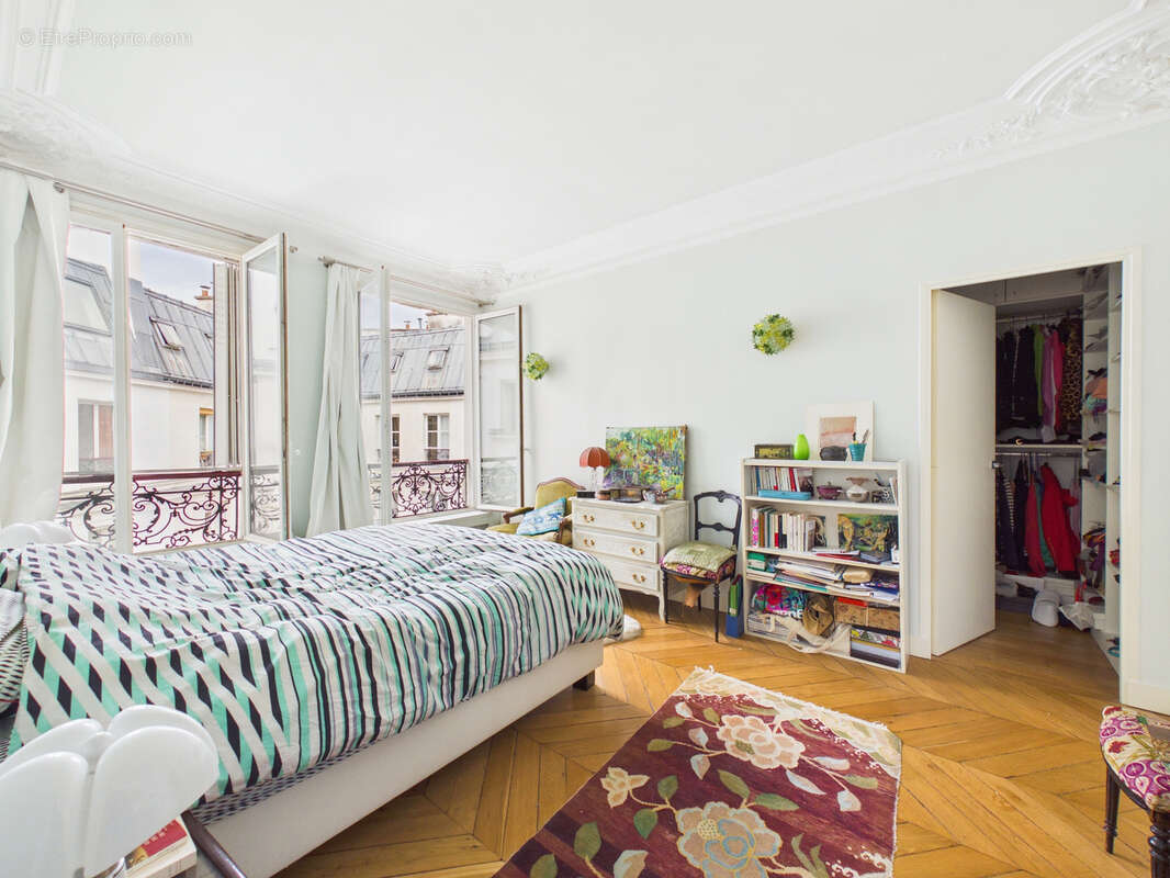Appartement à PARIS-10E