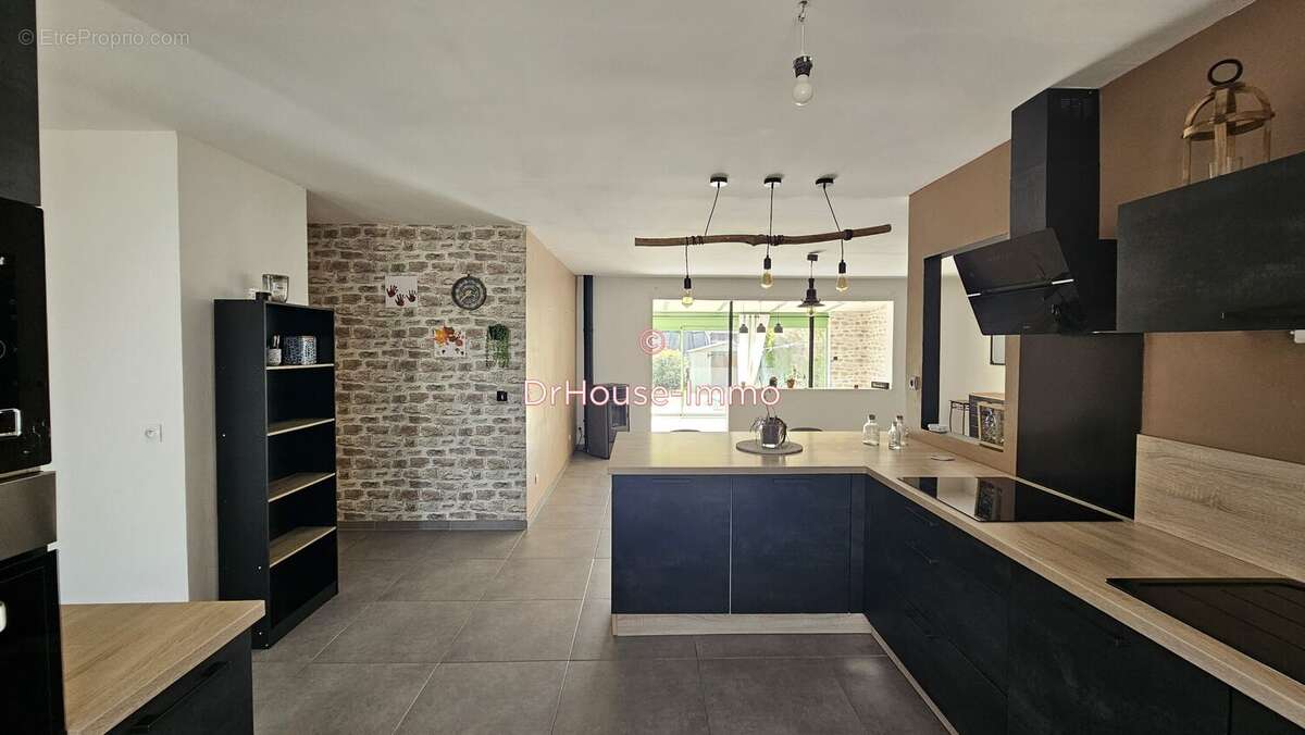 Maison 117 m² à Saint-Jean-Du-Bois  - photo 6
