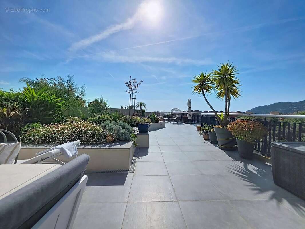 Appartement à MANDELIEU-LA-NAPOULE