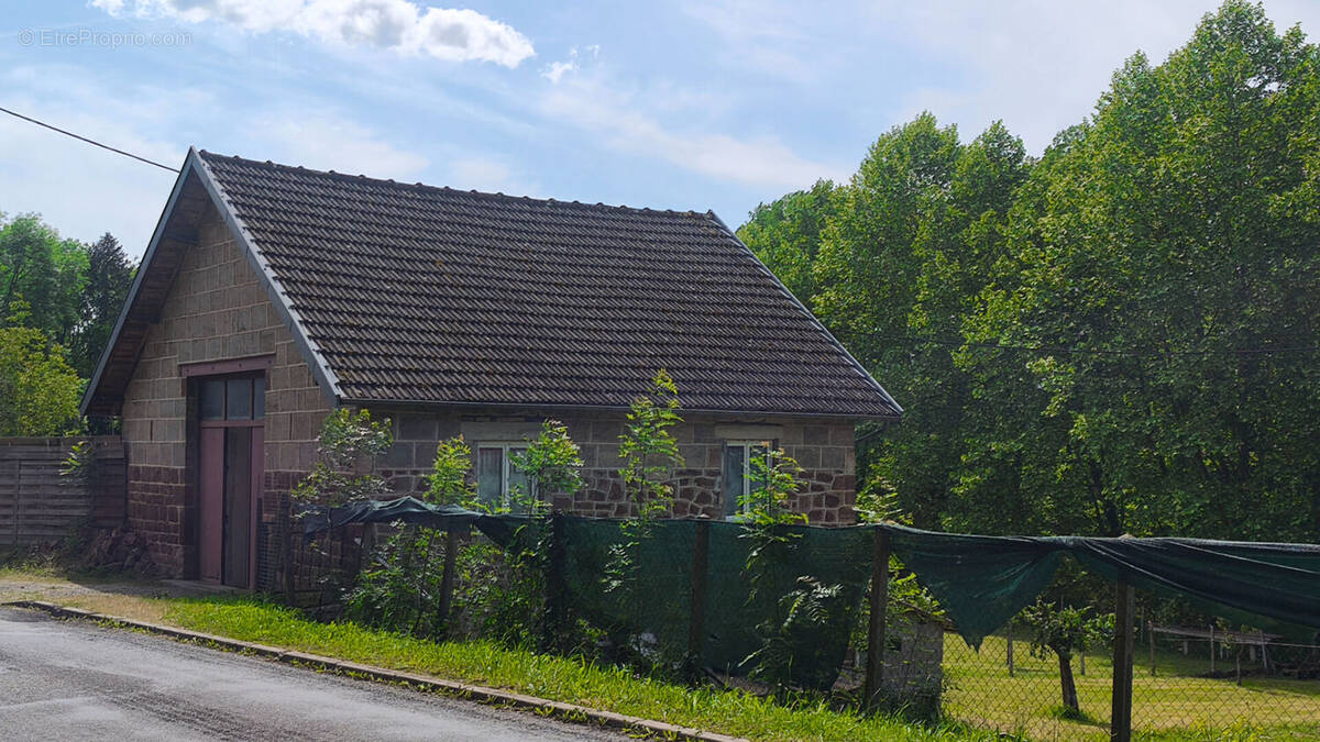 Autre à SAINT-PANTALEON-DE-LARCHE