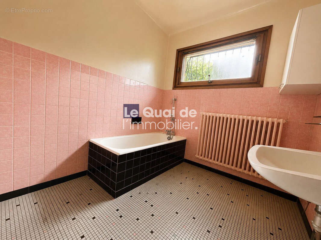 Maison 152 m² à Drumettaz-Clarafond  - photo 3