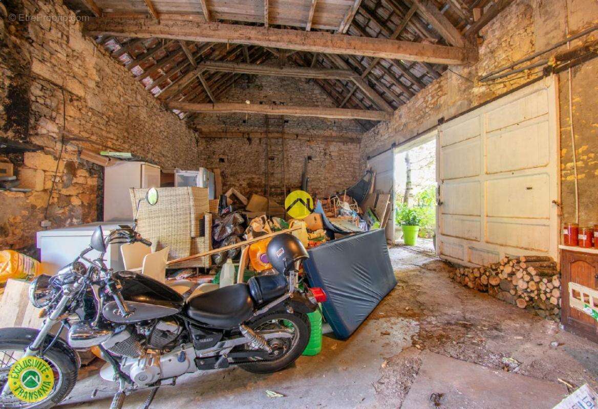 Maison à LE BUISSON-DE-CADOUIN