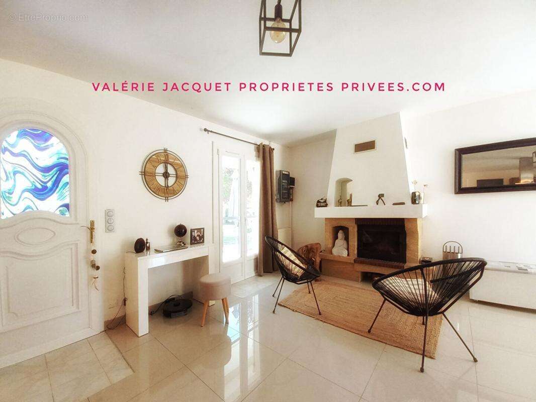Maison à COUTRAS