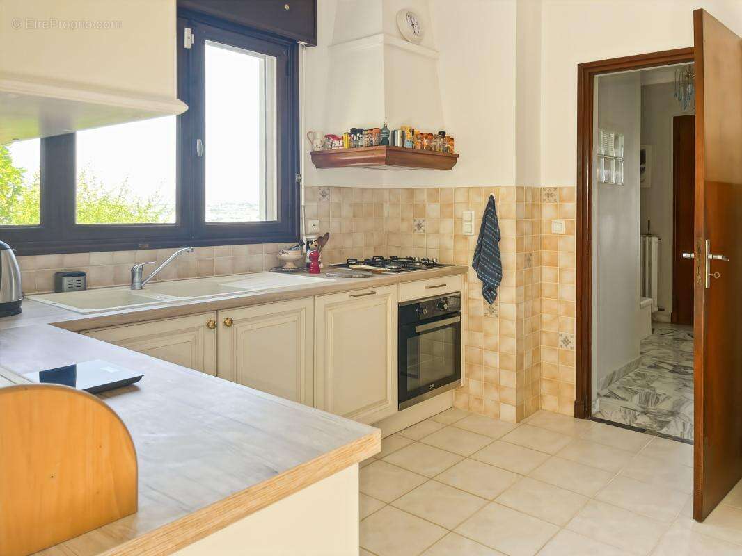 Maison À Vendre composée de 2 appartements (3 et 4 pièces) - photo 20