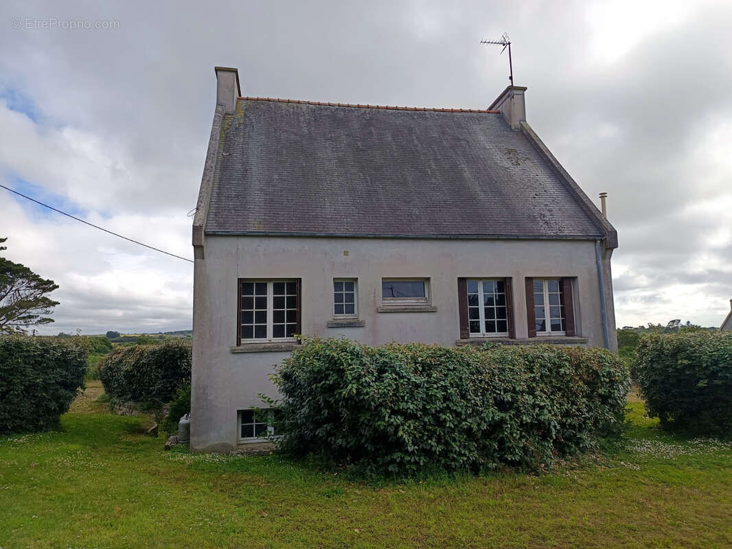 Maison à PLOUGUERNEAU