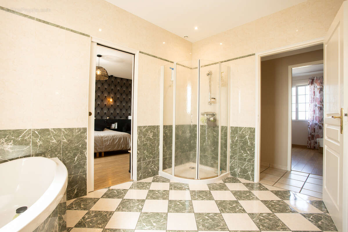 Maison à BARBEZIEUX-SAINT-HILAIRE