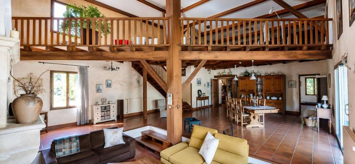 Maison 363 m² à Auge  - photo 3
