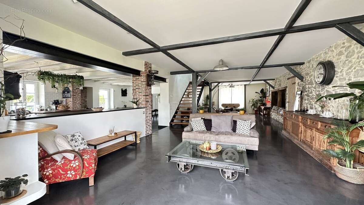 Maison à SAUBRIGUES