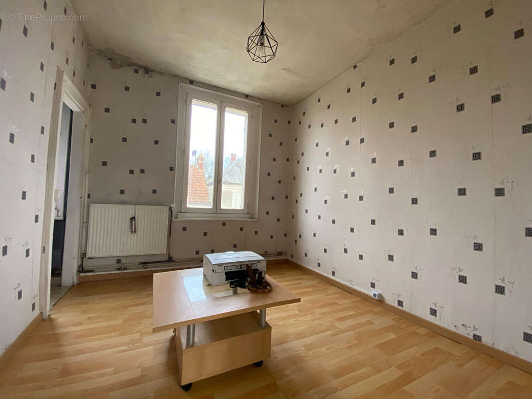 Maison à NEUILLY-SAINT-FRONT