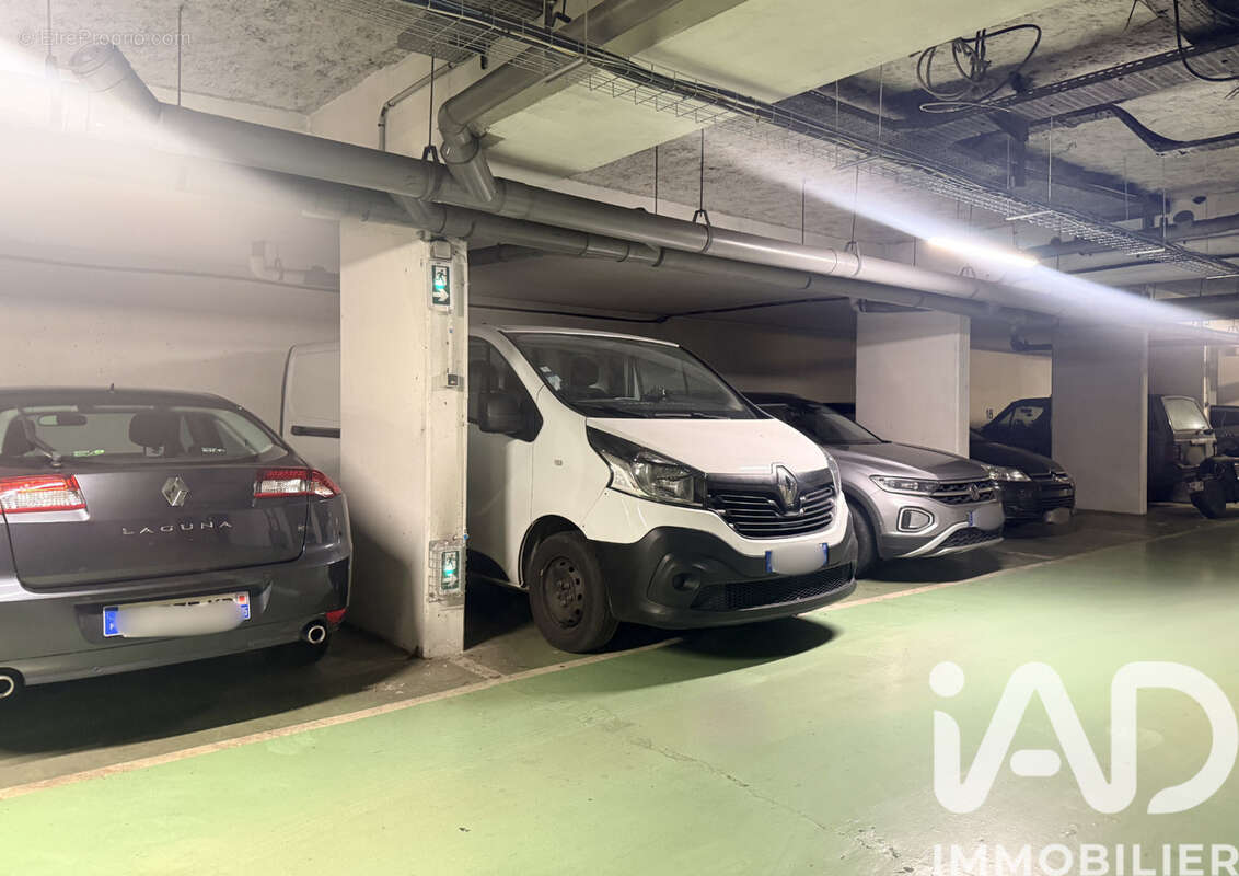 Photo 3 - Parking à PARIS-19E