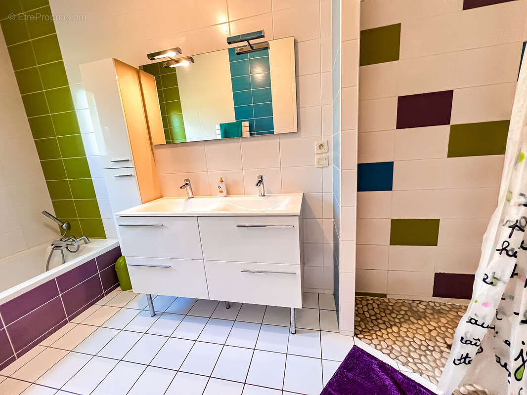 Maison à SAINT-JULIEN-EN-BORN