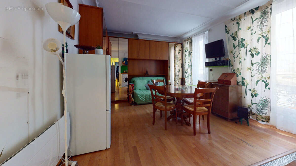 Appartement à PARIS-14E