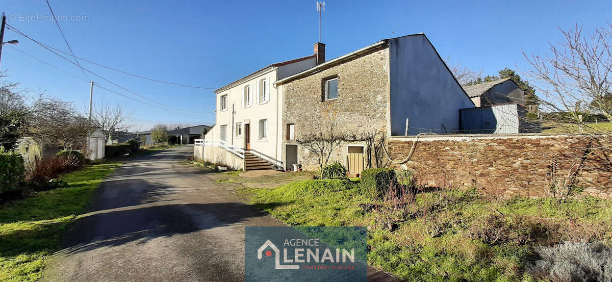 Maison à LA MEILLERAIE-TILLAY