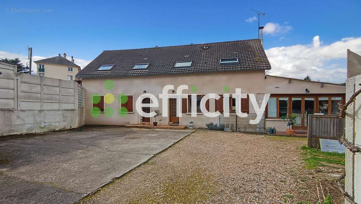 Maison à SAINT-MARCEL