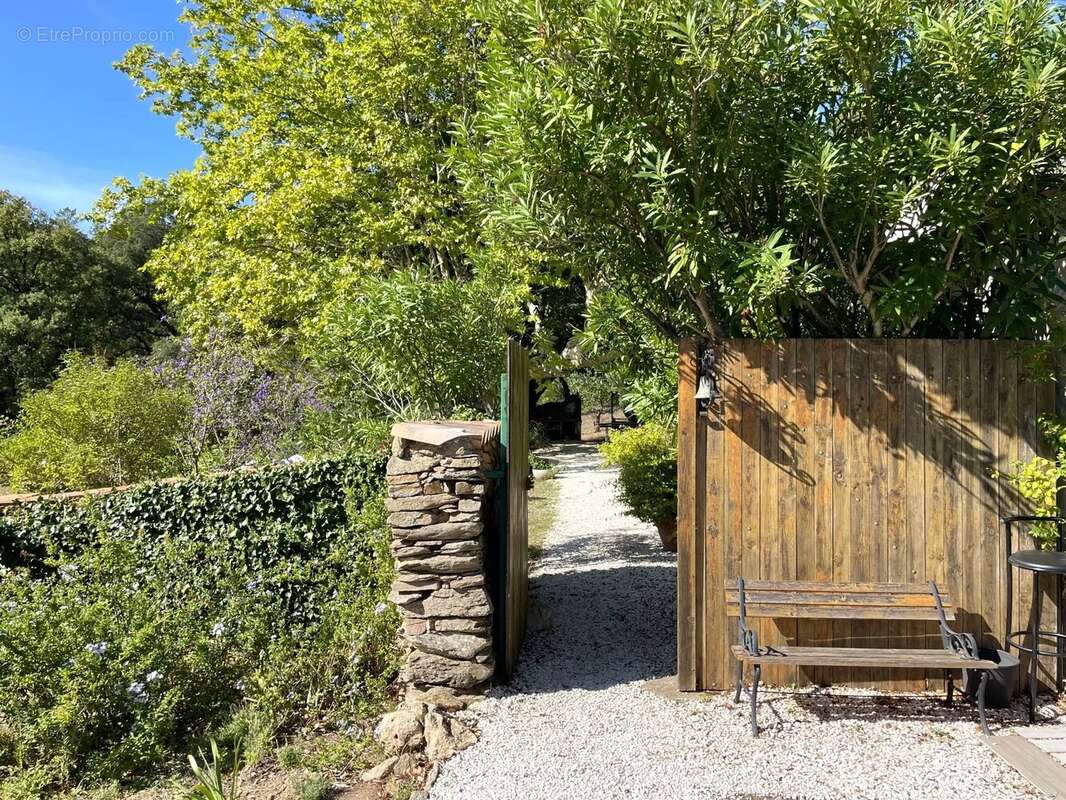 Maison à LA GARDE-FREINET