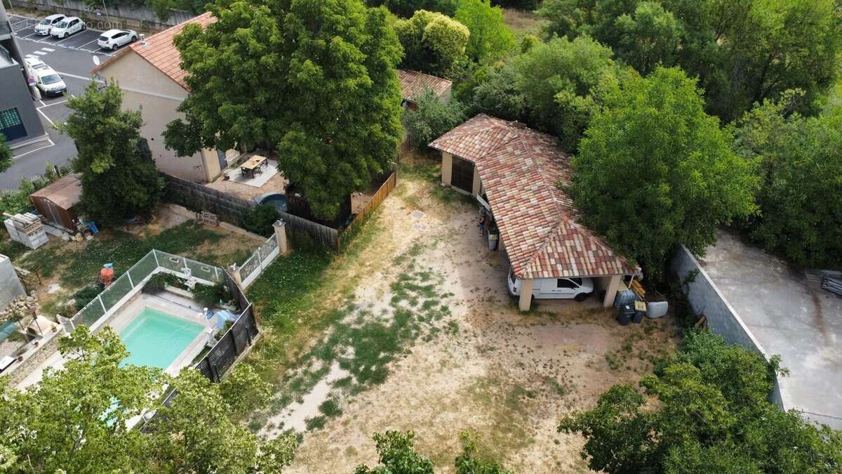 maisons mitoyennes et terrain constructible – Brignoles - photo 3