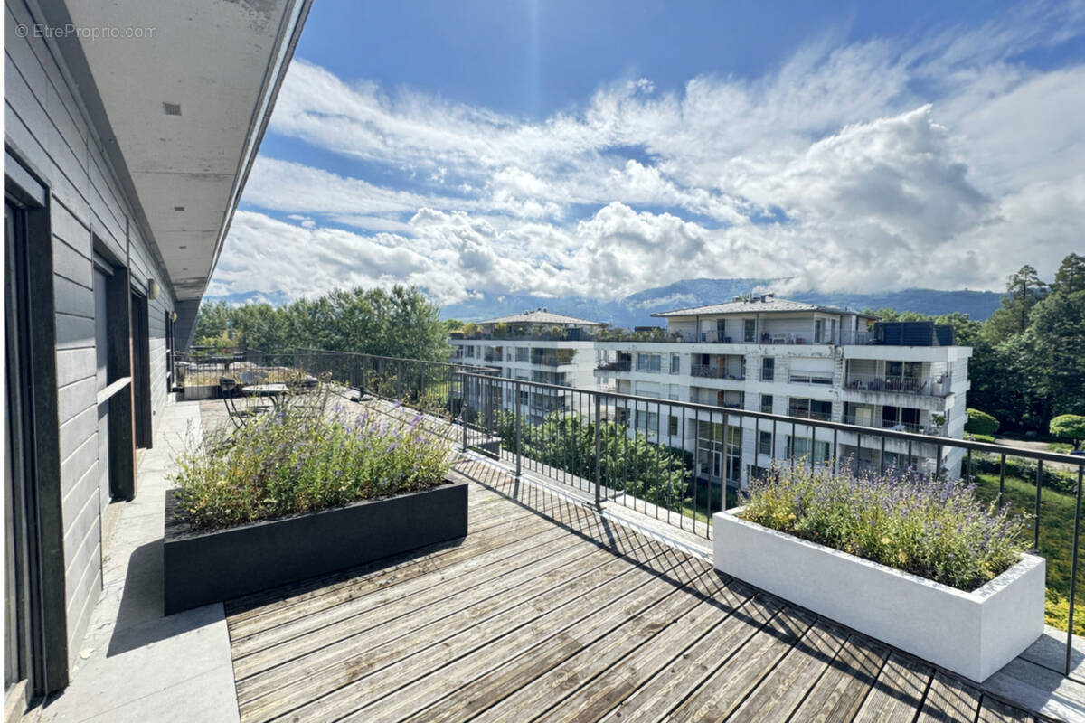 Appartement à MEYLAN