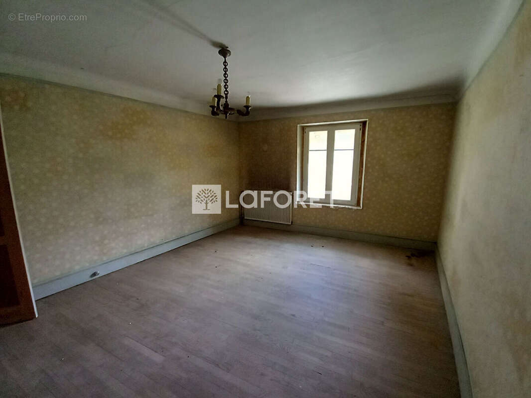 Maison à DOUCIER