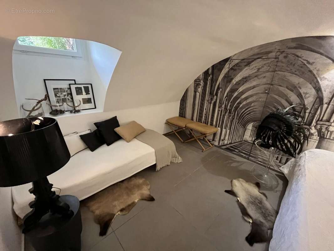 Appartement à ROQUEFORT-LES-PINS