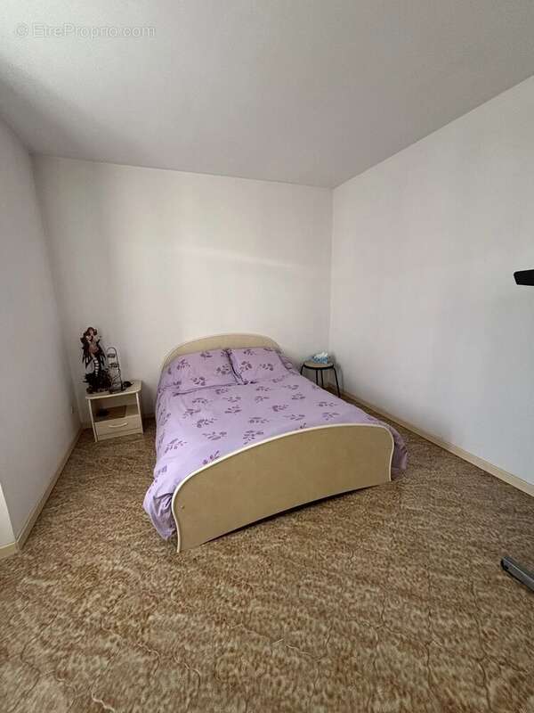 Appartement à MEYRANNES