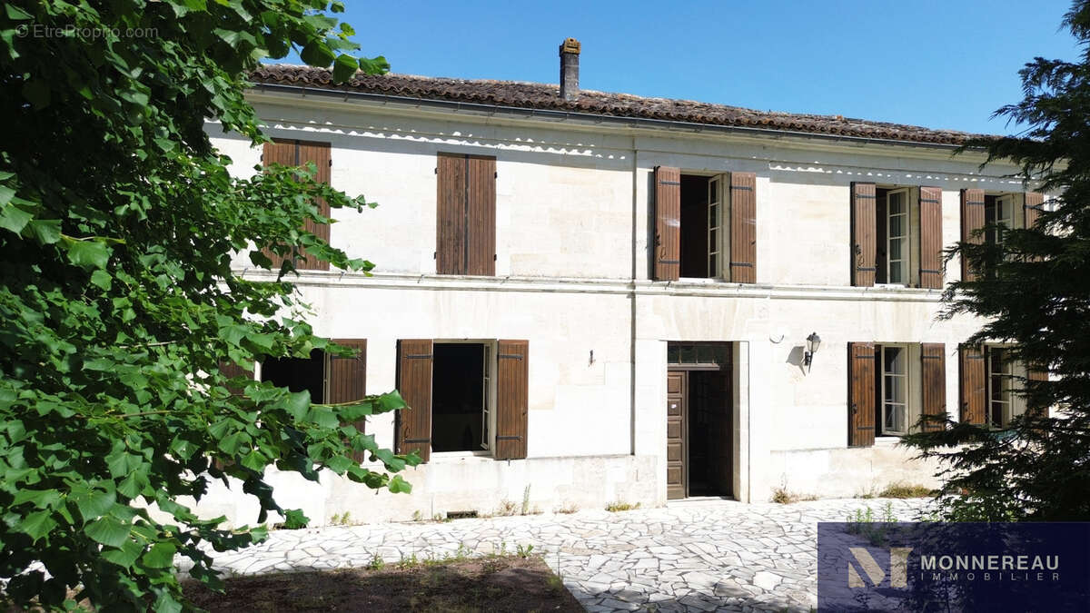 Maison de caractere avec vaste dependances - photo 26