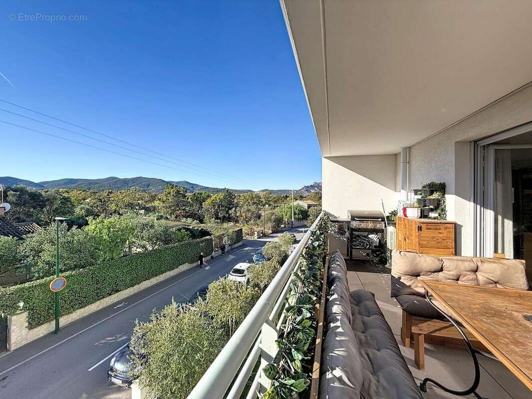 Photo 2 - Appartement à PUGET-SUR-ARGENS