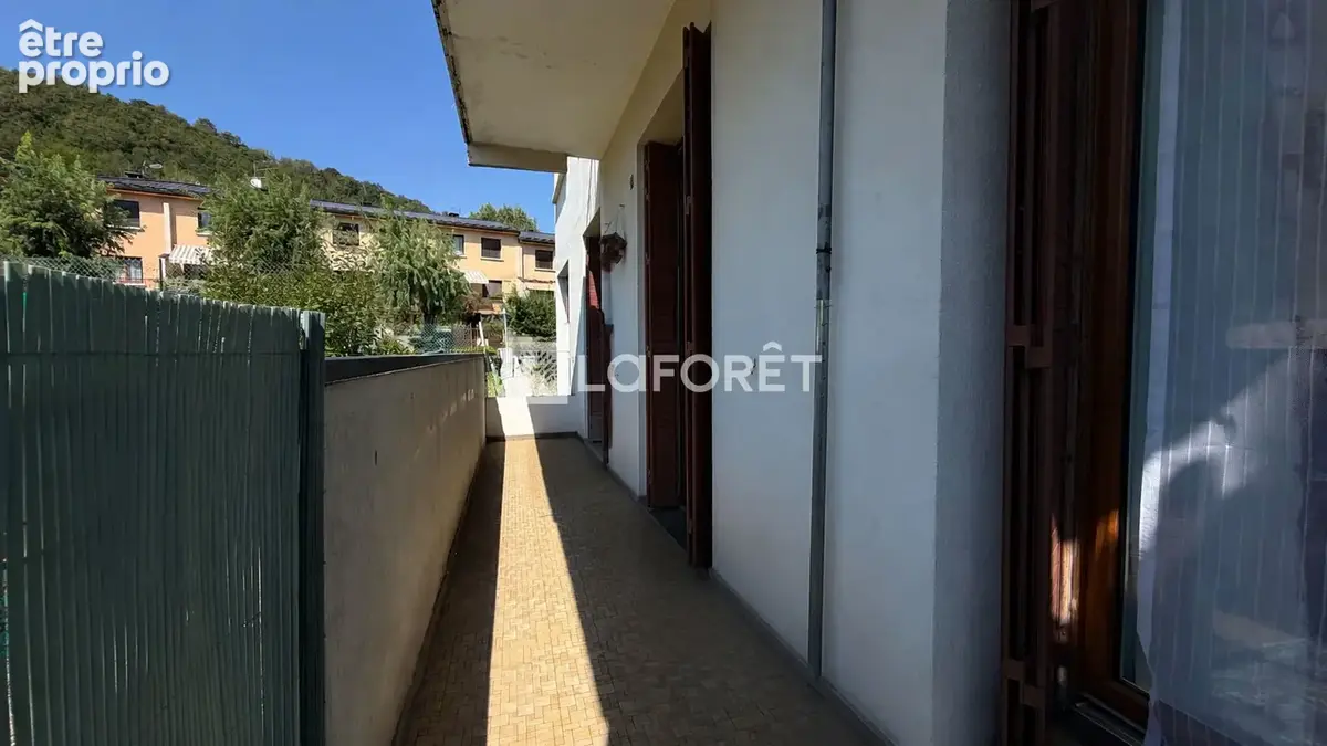 Appartement 65 M² -2 CHAMBRES  à vendre en centre-ville d'Albertville - photo 4