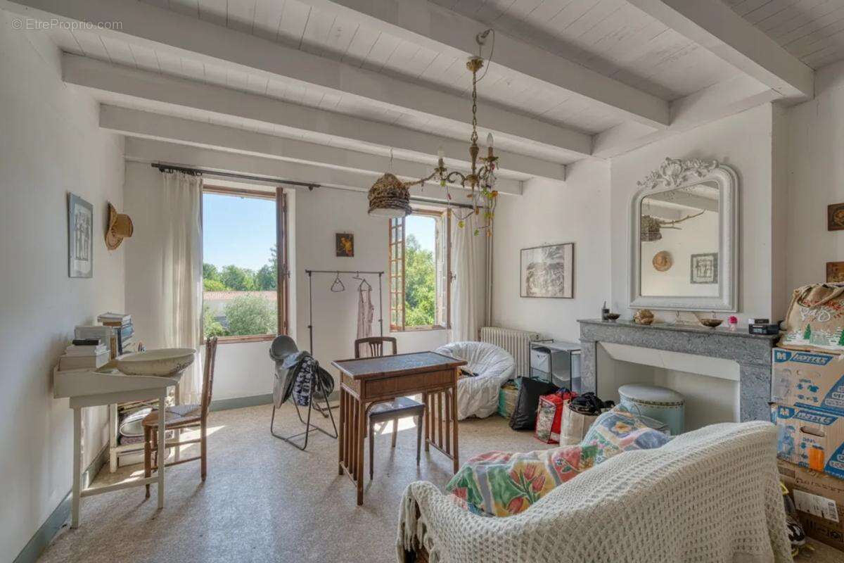 Maison de 8 pièces de 244 m² à Saint-Sever-de-Saintonge - photo 11